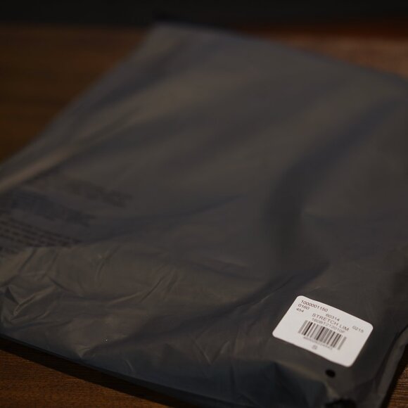 Fear of God Essentials Stretch Limo Shorts - Picture 5 of 5